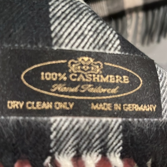 Men's Black and White Plaid 100% Cashmere Scarf - Picture 2 of 2